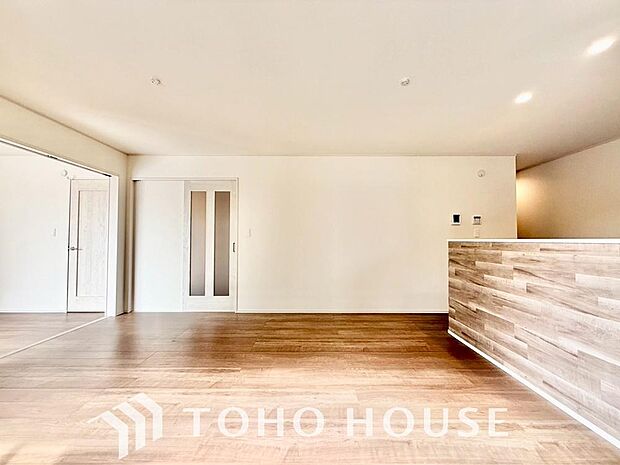 作り手の「気持ちの良いリビングでお過ごししていただきたい」という思いを感じさせます。