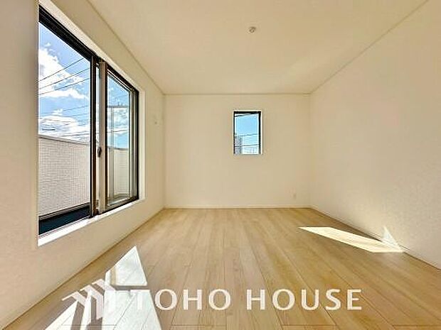 快適な光を取り入れ、心地よい風を取り入れます。心と体をゆったりと安らげる寝室。