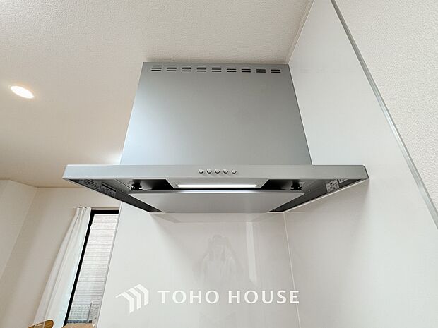 最新のレンジフードは静音性や省エネ性能が向上しデザインもスタイリッシュ。効率的な換気で料理を快適に。