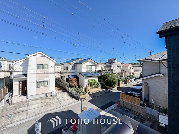 豊かな陽光に照らしだされる素敵な空間。季節を問わず華やいだ素敵な風景をお楽しみいただけます。