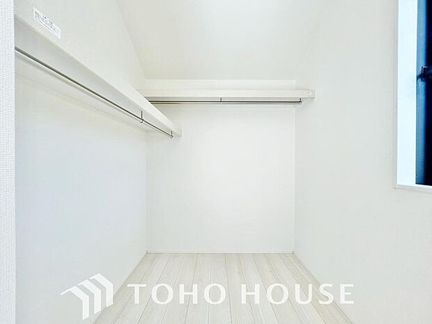 たっぷりと荷物が入るよう、ウォークインクローゼットを完備いたしました。