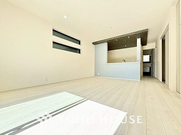 作り手の「気持ちの良いリビングでお過ごししていただきたい」という思いを感じさせます。