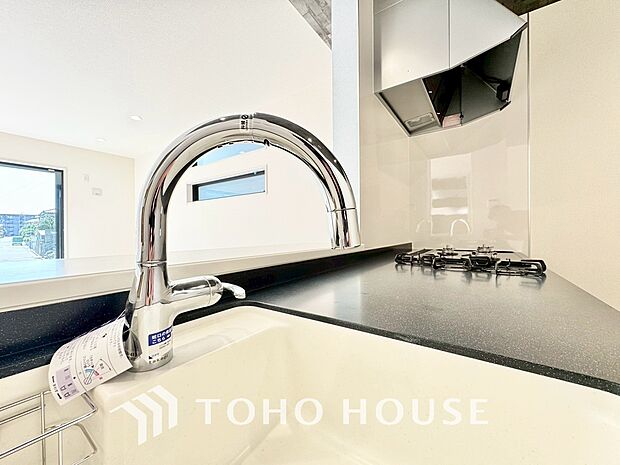 浄水と原水をボタン一つで切り替えられる浄水器一体型水洗。近年主流になりつつある人気の設備です。