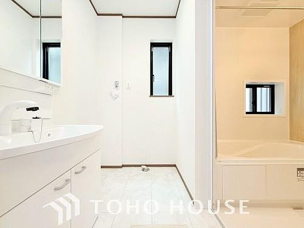 シンプルだからこそ使いやすい。スタンダードなデザインの洗面台はお掃除もしやすくいつも清潔。