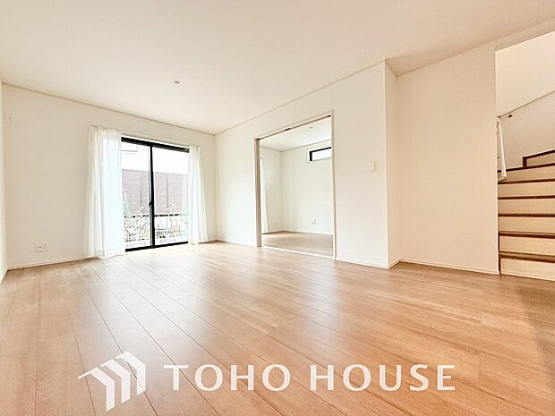 広いＬＤＫでは家族が集まり一緒の時間を過ごせる工夫がされております。