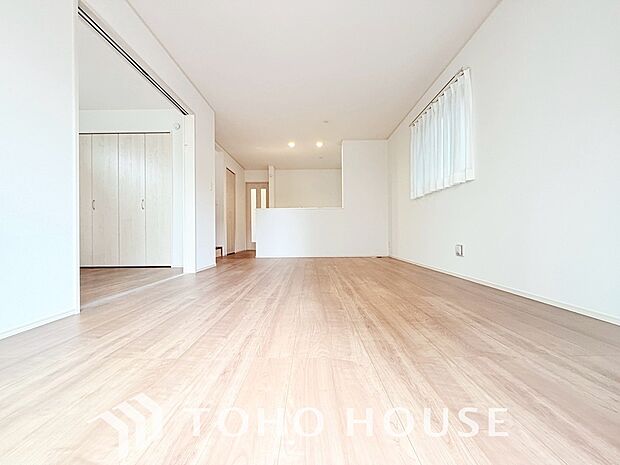 ホワイトナチュラルのテイストが、自然体で過ごせる心地良さ生み出しています。