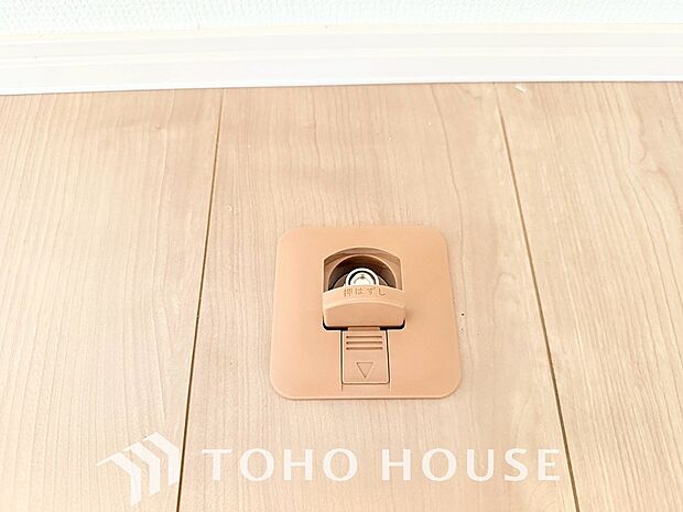 ガスコック。冬の時期に使うガスファンヒーター等を利用する際に重宝します。