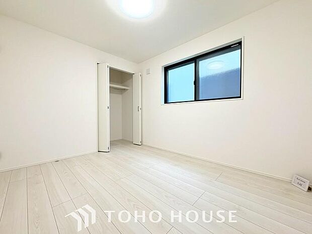 白を基調とした室内は、明るい住空間を造り出すだけでなく、清潔感をもたらしてくれます。