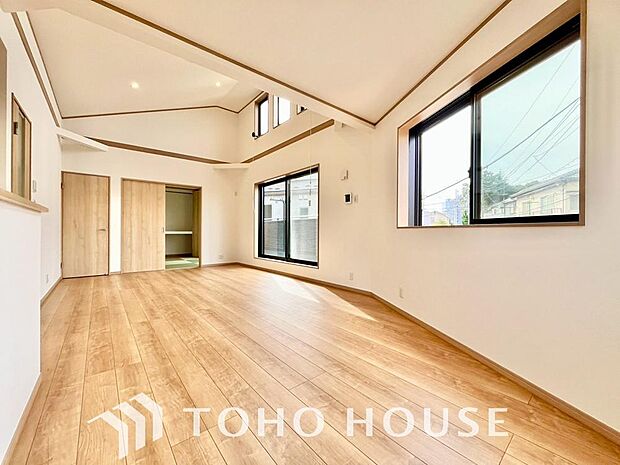 作り手の「気持ちの良いリビングでお過ごししていただきたい」という思いを感じさせます。