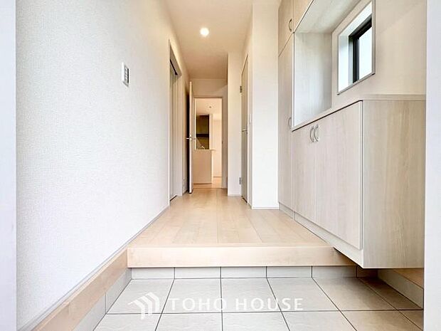 ダウンライトを使用しお洒落に演出。帰りたくなる家をテーマに設計。いつも「人」と「家」の間に・・・。