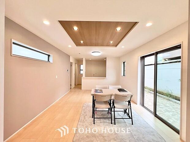 作り手の「気持ちの良いリビングでお過ごししていただきたい」という思いを感じさせます。