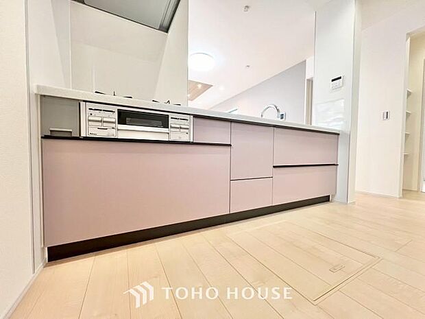 お料理の上手な方が独壇場でお料理の腕を披露するスタイルに向いているキッチンです。