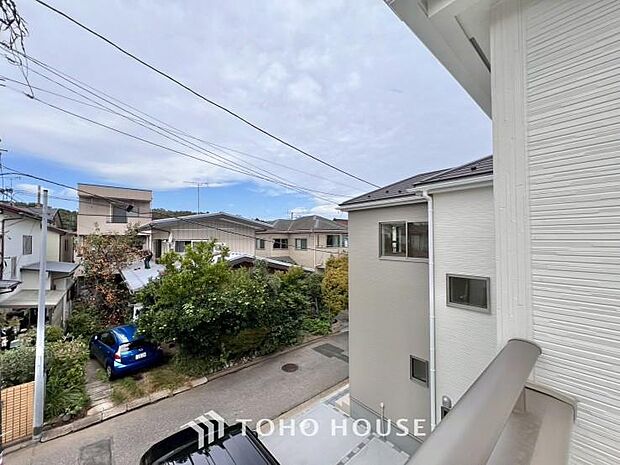 その豊かな眺望にふさわしい空間には、通風・採光にも優れ、心地よい光と風があふれています。