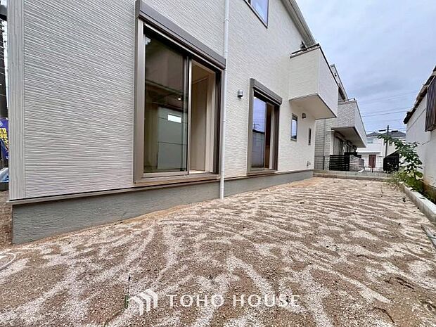 めまぐるしく過ぎ行く日々の中で、休息と癒しを提供してくれる空の下のプライベート空間があります。