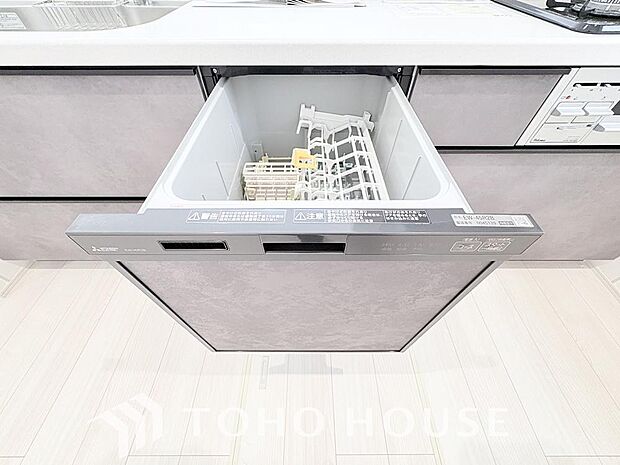 高温水や高圧水流を使う事で効率よく食器洗浄できます。殺菌効果も高いので哺乳瓶等を洗う際にも便利です。