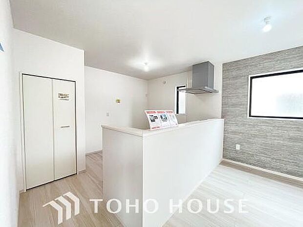 広々キッチンを採用。みんなで作った料理を召し上がりながらの会話は、どのような物になるのでしょうか。