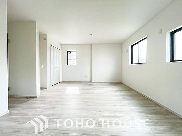 一日の疲れを癒やしてくれる主寝室。時を忘れて過ごす場所として過ごせるお部屋。