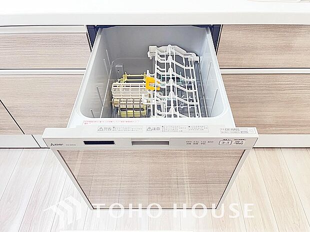 高温水や高圧水流を使う事で効率よく食器洗浄できます。殺菌効果も高いので哺乳瓶等を洗う際にも便利です。