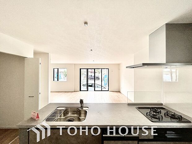 お料理の上手な方が、独壇場でお料理の腕を披露するスタイルに向いているキッチンです。