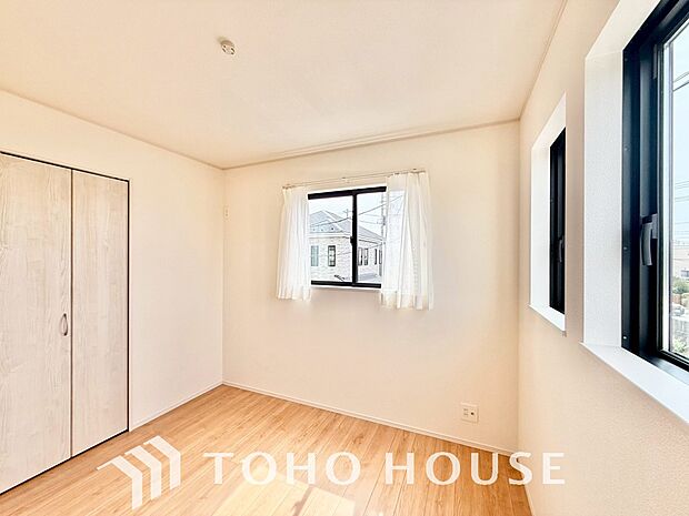 生活感を感じない空間では落ち着く事はできません。絶妙な雰囲気、配色、素材感を意識してコーディネート。