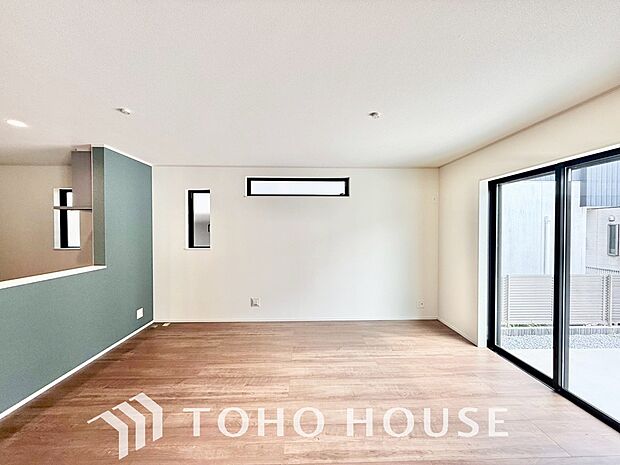 作り手の「気持ちの良いリビングでお過ごししていただきたい」という思いを感じさせます。