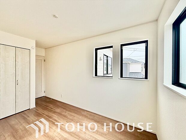 生活感を感じない空間では落ち着く事はできません。絶妙な雰囲気、配色、素材感を意識してコーディネート。