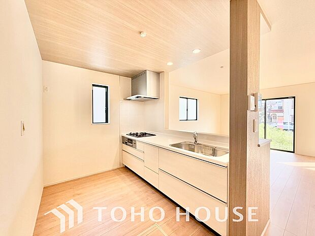 お料理の上手な方が、独壇場でお料理の腕を披露するスタイルに向いているキッチンです。