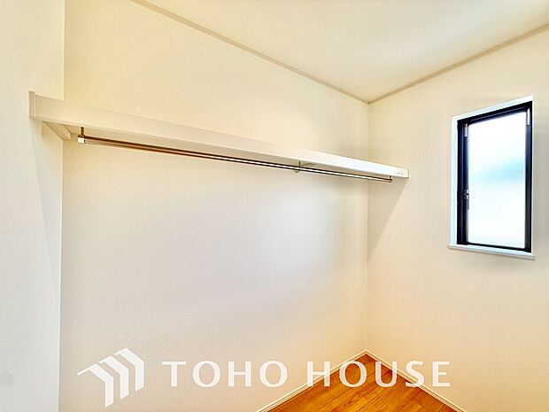 お子様のおもちゃやゴルフバック等、大きなお荷物をお持ちの方や、お荷物が多い方でも安心のスペースです。