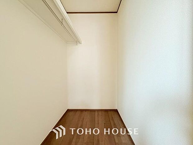 お子様のおもちゃやゴルフバック等、大きなお荷物をお持ちの方やお荷物が多い方でも安心のスペースです。