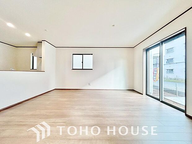 造りこんだ空間演出の妙が生み出す光と質のハーモニーはこの住宅のクオリティの良さを実感させてくれます。