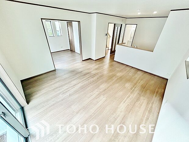 白を基調とした室内は、明るい住空間を造り出すだけでなく、清潔感をもたらしてくれます。