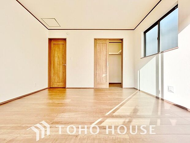 一日の疲れを癒やしてくれる主寝室。時を忘れて過ごす場所として過ごせるお部屋。