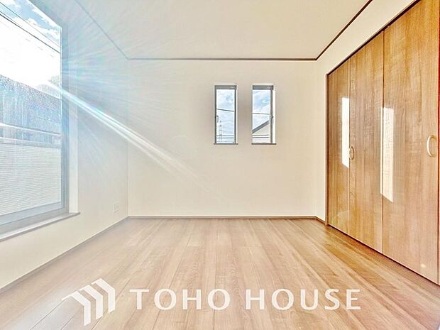 お子様の心と身体を見守る子供部屋として、小さな自立心を育むお部屋作りを見越してご覧下さい。