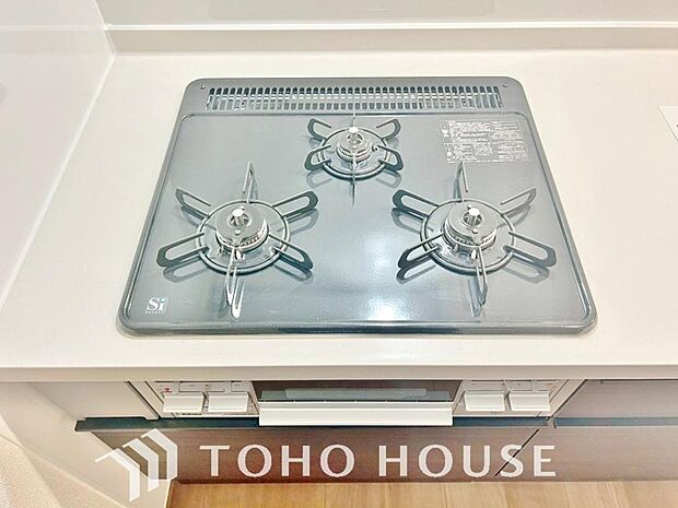 毎日料理をする、料理が好き、家族が多くて量を作る必要がある、等の方々にとっては必須の3口コンロ。