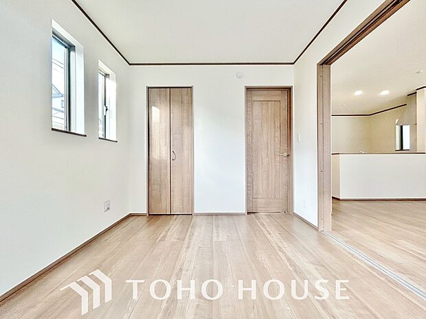 白を基調とした室内は、明るい住空間を造り出すだけでなく、清潔感をもたらしてくれます。