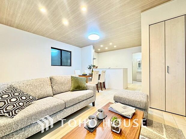 広いＬＤＫでは家族が集まり一緒の時間を過ごせる工夫がされております。