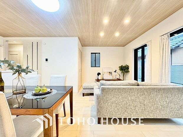 空気感という居心地の良いＢＧＭは、暮らしのステージを彩り、心からのやすらぎと満足感を与えてくれます。