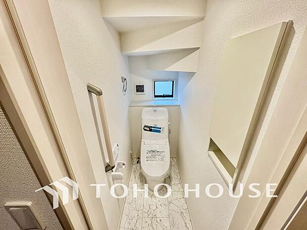 清潔な空間であって頂けますように、目に留まるだけではなく汚れをふき取り易いフロアと壁紙をチョイス。