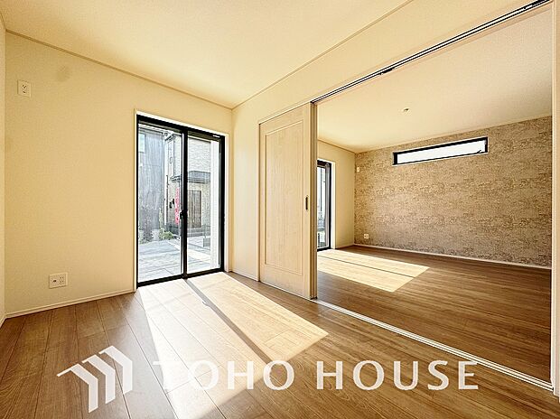 快適な光を取り入れ、心地よい風を取り入れます。心と体をゆったりと安らげる寝室。