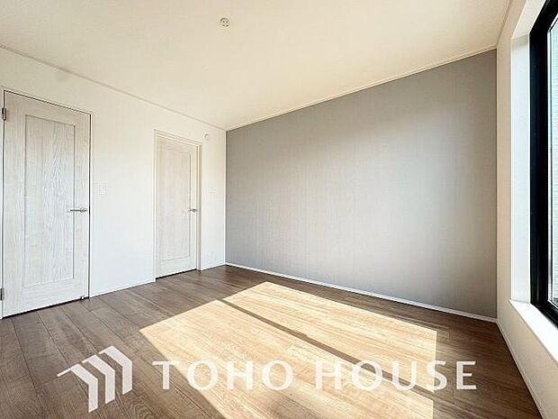 快適な光を取り入れ、心地よい風を取り入れます。心と体をゆったりと安らげる寝室。