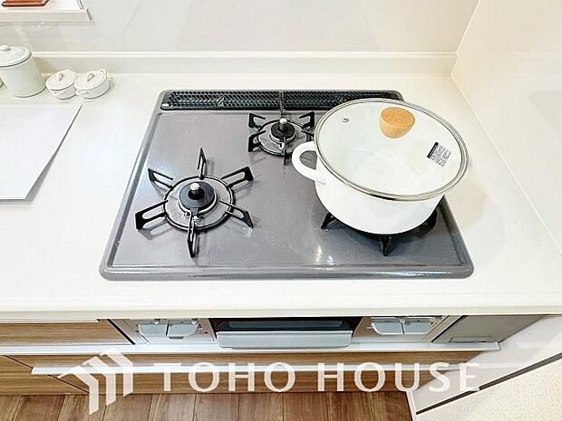 毎日料理をする、料理が好き、家族が多くて量を作る必要がある、等の方々にとっては必須の3口コンロ。