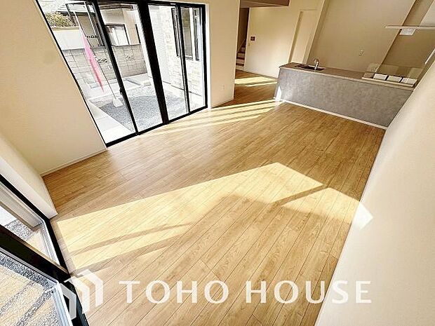 作り手の「気持ちの良いリビングでお過ごししていただきたい」という思いを感じさせます。