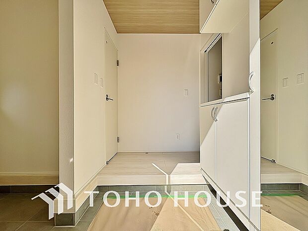 ダウンライトを使用しお洒落に演出。帰りたくなる家をテーマに設計。いつも「人」と「家」の間に・・・。