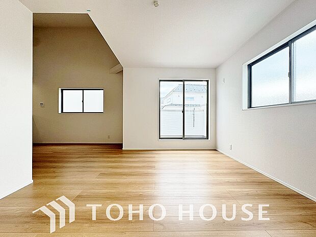 家は、ただ生活する場ではなく、笑顔の毎日、安らぎの日々のために、暮らしを愉しく、快適にする場所。