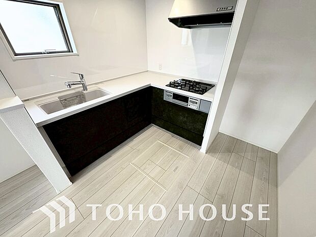 お料理の上手な方が、独壇場でお料理の腕を披露するスタイルに向いているキッチンです。