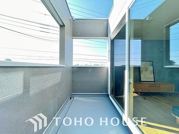 夜空の煌めきや、室内への通風や採光へ一役。ガーデニング等も充分に楽しめる広さを確保しております。