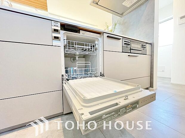 高温水や高圧水流を使う事で効率よく食器洗浄できます。殺菌効果も高いので哺乳瓶等を洗う際にも便利です。