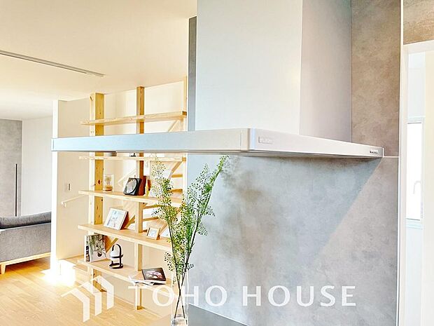 そのスタイリッシュな見た目からインテリアの一部としてもデザイン性が重視されてます。掃除のし易さも◎。