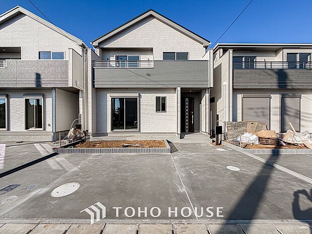 マンションとは違う敷地内駐車。ご主人様のお車のお手入れにも気合が入りますね。