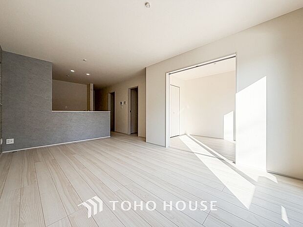 家は、ただ生活する場ではなく、笑顔の毎日、安らぎの日々のために、暮らしを愉しく、快適にする場所。